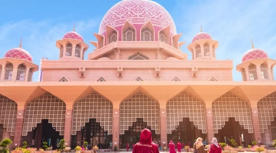 ピンクモスク（プトラモスク）